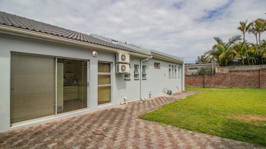 5 Bedroom Property for Sale in Beacon Bay Eastern Cape